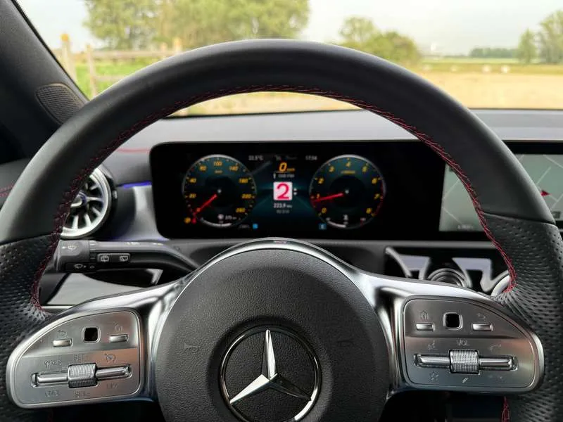 Mercedes-Benz CLA 180 AMG PACK,Camera,leder Alcan,Night pack,Gps,Alu 19' Image 8